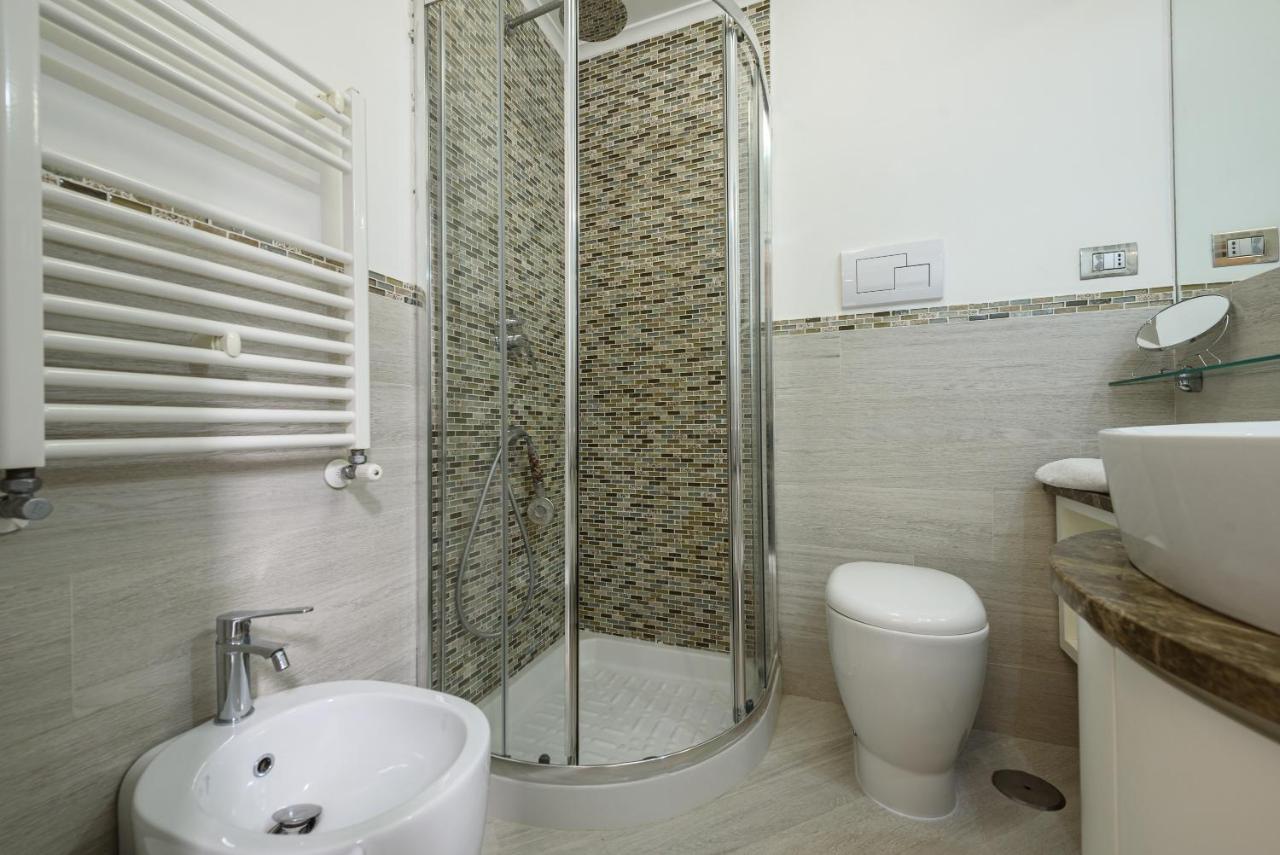 Palazzo Dello Spagnolo Suite เนเปิลส์ ภายนอก รูปภาพ